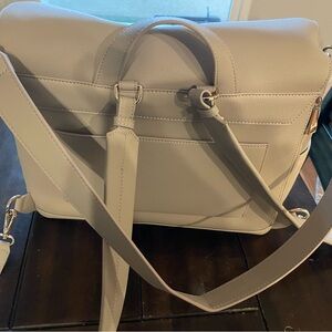 Mina Baie emmy vegan sand